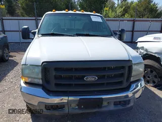 2003 Ford F-350 XL z VIN 1FTSW31P43EC84132, wystawiony jako IAAI lot #41940181 z przebiegiem 317 688 mil mil oraz . Historia ofert i sprzedaży dostępna na DreamBid. Obrazek 12.