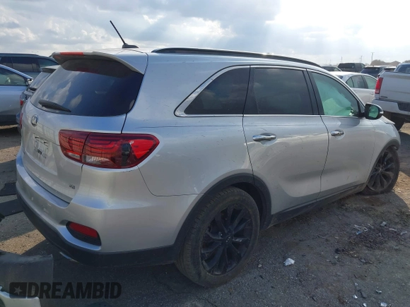 2020 Kia Sorento LX V6 with VIN 5XYPG4A58LG660524, listed as a IAAI auction lot 41505220 with 60,252 mi miles. Bid and sale history available at carsss.com. Image 4.