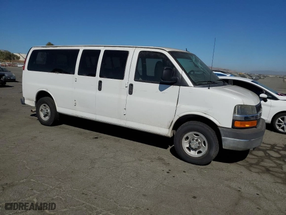 2012 Chevrolet Express Passenger 1LT with VIN 1GAZG1FG4C1100252, listed as a Copart auction lot 73242444 with 76,779 mi miles and Salvage Title. Bid and sale history available at carsss.com. Image 4.