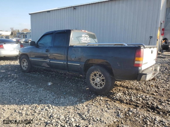 2000 Chevrolet Silverado 1500 LS with VIN 2GCEC19V0Y1330660, listed as a Copart auction lot 43974675 with 415,295 mi miles and Salvage Title. Bid and sale history available at carsss.com. Image 2.