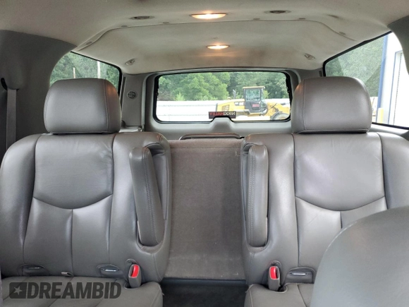 2005 Chevrolet Suburban LS with VIN 3GNFK16Z45G101746, listed as a Copart auction lot 63064944 with 316,465 mi miles and Clean Title. Bid and sale history available at carsss.com. Image 10.