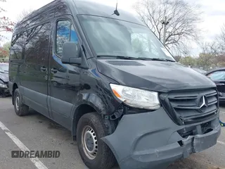2019 Mercedes-Benz Sprinter Passenger z VIN WDZPF0CD3KP130537, wystawiony jako IAAI lot #42052916 z przebiegiem 192 310 mil mil oraz . Historia ofert i sprzedaży dostępna na DreamBid. Obrazek 1.