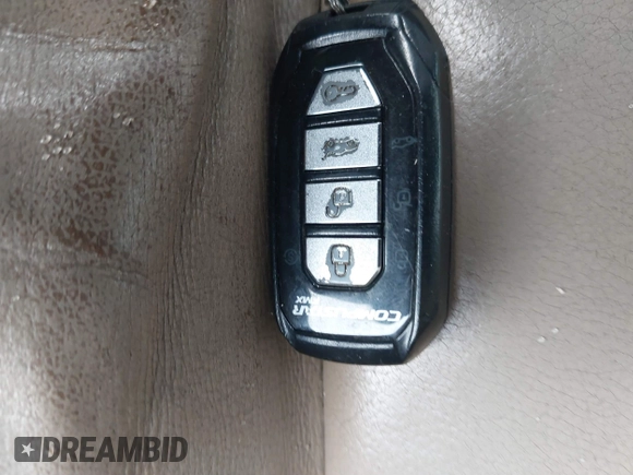 2008 Chevrolet Suburban 2LT with VIN 3GNFK16328G199725, listed as a IAAI auction lot 38833057 with 245,395 mi miles and . Bid and sale history available at DreamBid. Image 11.