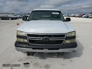 2006 Chevrolet Silverado 1500 LS with VIN 1GCEC19X46Z194393, listed as a Copart auction lot 45478015 with 330,693 mi miles and Salvage Title. Bid and sale history available at carsss.com. Image 5.