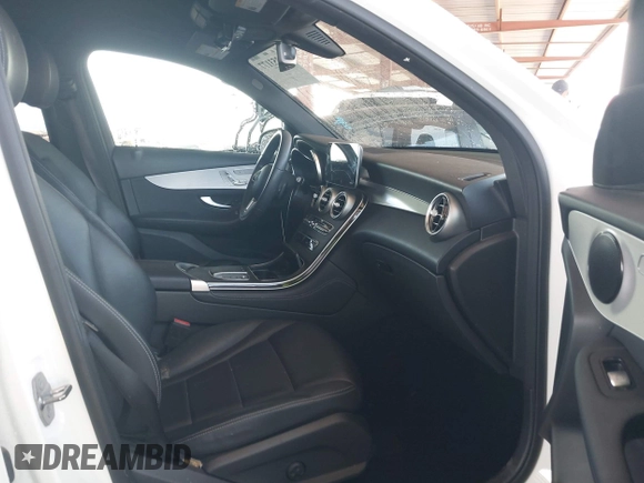 2020 Mercedes-Benz GLC 300 with VIN WDC0G8DBXLF736610, listed as a IAAI auction lot 42353177 with 45,652 mi miles and . Bid and sale history available at DreamBid. Image 5.