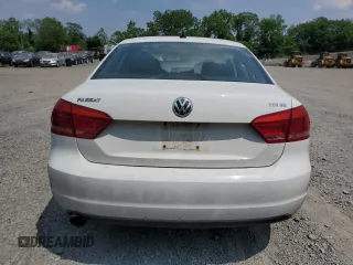 2015 Volkswagen Passat SE z VIN 1VWBV7A39FC010655, wystawiony jako Copart lot #59457165 z przebiegiem 270 971 mil mil oraz Szkoda całkowita • Salvage title. Historia ofert i sprzedaży dostępna na DreamBid. Obrazek 6.