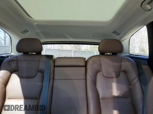 2019 Volvo XC60 Momentum z VIN LYVA22RK3KB220382, wystawiony jako Copart lot #50719395 z przebiegiem 69 599 mil mil oraz Szkoda całkowita • Salvage title. Historia ofert i sprzedaży dostępna na DreamBid. Obrazek 10.