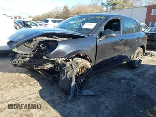 2017 Porsche Cayenne with VIN WP1AA2A27HKA87374, listed as a IAAI auction lot 41230562 with 1 mi miles. Bid and sale history available at carsss.com. Image 17.