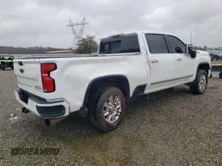 2024 Chevrolet Silverado 3500HD High Country with VIN 1GC4YVEY4RF106354, listed as a Copart auction lot 84701304 with 17,933 mi miles and Salvage Title. Bid and sale history available at carsss.com. Image 3.