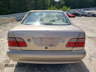 2001 Mercedes-Benz E 320 z VIN WDBJF65J71B372141, wystawiony jako Copart lot #61810695 z przebiegiem 211 131 mil mil oraz Czysty tytuł • Clean title. Historia ofert i sprzedaży dostępna na DreamBid. Obrazek 6.