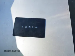 2023 Tesla Model Y Long Range z VIN 7SAYGDEE5PA099226, wystawiony jako IAAI lot #42004061 z przebiegiem 10 607 mil mil oraz . Historia ofert i sprzedaży dostępna na DreamBid. Obrazek 11.