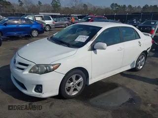 2013 Toyota Corolla L z VIN 5YFBU4EE9DP194743, wystawiony jako IAAI lot #41778458 z przebiegiem 148 767 mil mil oraz . Historia ofert i sprzedaży dostępna na DreamBid. Obrazek 2.