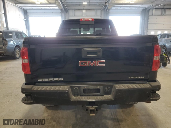 2019 GMC Sierra 2500HD Denali with VIN 1GT12SEYXKF189894, listed as a Copart auction lot 81672094 with 224,685 mi miles and Salvage Title. Bid and sale history available at carsss.com. Image 6.