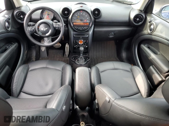 2015 MINI Countryman S z VIN WMWZC5C52FWP42972, wystawiony jako Copart lot #48931585 z przebiegiem 105 566 mil mil oraz Szkoda całkowita • Salvage title. Historia ofert i sprzedaży dostępna na DreamBid. Obrazek 8.