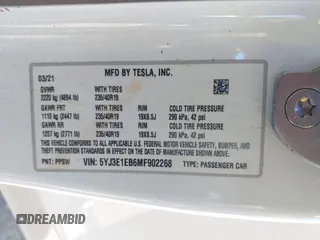 2021 Tesla Model 3 Long Range z VIN 5YJ3E1EB6MF902268, wystawiony jako IAAI lot #41837846 z przebiegiem 37 041 mil mil oraz . Historia ofert i sprzedaży dostępna na DreamBid. Obrazek 9.