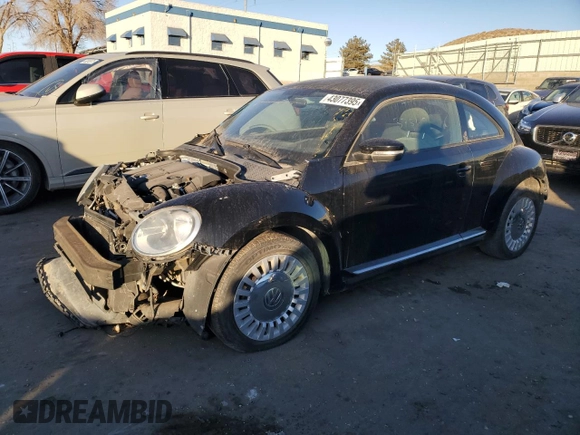 2013 Volkswagen Beetle with VIN 3VWHX7AT0DM681633, listed as a Copart auction lot 43077395 with 37,369 mi miles and Salvage title. Bid and sale history available at DreamBid. Image 1.