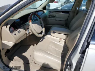 2007 Lincoln Town Car Signature Limited with VIN 1LNHM82V97Y613627, listed as a Copart auction lot 48989505 with 113,786 mi miles and Salvage Title. Bid and sale history available at carsss.com. Image 7.