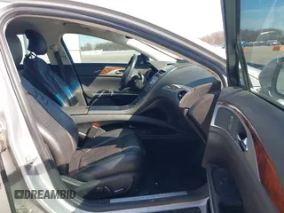 2014 Lincoln MKZ with VIN 3LN6L2G99ER832666, listed as a IAAI auction lot 41732639 with 168,962 mi miles. Bid and sale history available at carsss.com. Image 5.