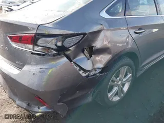 2019 Hyundai Sonata Sport with VIN 5NPE34AF3KH820828, listed as a IAAI auction lot 41015372 with 32,782 mi miles. Bid and sale history available at carsss.com. Image 6.
