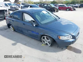 2008 Volvo S40 2.4L with VIN YV1MS390182369069, listed as a IAAI auction lot 41680116 with 102,262 mi miles. Bid and sale history available at carsss.com. Image 1.