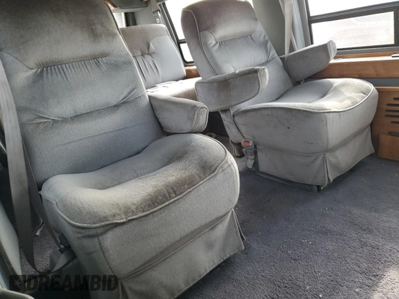 1995 Ford Econoline Cargo with VIN 1FDEE14N2SHA25954, listed as a Copart auction lot 44101475 with 191,730 mi miles and Salvage Title. Bid and sale history available at carsss.com. Image 11.