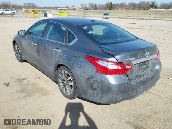 2016 Nissan Altima 2.5 S with VIN 1N4AL3AP5GC203067, listed as a IAAI auction lot 41774952 with 97,678 mi miles. Bid and sale history available at carsss.com. Image 3.