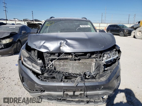 2022 Volkswagen Atlas SE with VIN 1V2DP2CA3NC542159, listed as a Copart auction lot 38466764 with Not provided miles and . Bid and sale history available at DreamBid. Image 5.