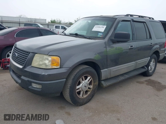 2005 Ford Expedition Special Service with VIN 1FMPU15545LA26180, listed as a IAAI auction lot 41806396 with 209,288 mi miles. Bid and sale history available at carsss.com. Image 2.