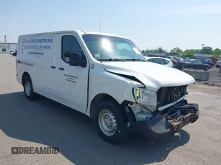 2018 Nissan NV Cargo S z VIN 1N6BF0KM0JN804467, wystawiony jako IAAI lot #42472642 z przebiegiem 274 240 mil mil oraz . Historia ofert i sprzedaży dostępna na DreamBid. Obrazek 1.