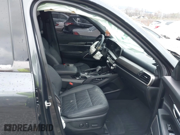 2024 Kia Telluride EX with VIN 5XYP3DGC0RG495708, listed as a IAAI auction lot 40970095 with 7,135 mi miles and . Bid and sale history available at carsss.com. Image 5.