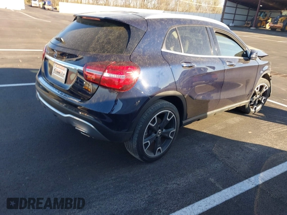 2018 Mercedes-Benz GLA 250 z VIN WDCTG4EB8JJ453945, wystawiony jako IAAI lot #41864754 z przebiegiem 62 890 mil mil oraz . Historia ofert i sprzedaży dostępna na DreamBid. Obrazek 4.