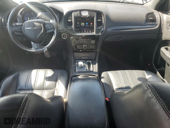 2016 Chrysler 300 S z VIN 2C3CCAGG0GH124292, wystawiony jako Copart lot #57576435 z przebiegiem 91 559 mil mil oraz Szkody całkowita. Historia ofert i sprzedaży dostępna na DreamBid. Obrazek 8.