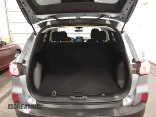 2022 Ford Escape SE с VIN 1FMCU0G64NUB71518, выставлен на аукционе IAAI как лот 42196475 с пробегом 9 389 миль миль и . История ставок и продаж доступна на DreamBid. Изображение 17.