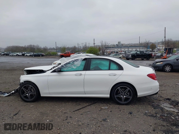2018 Mercedes-Benz E-Class E 300 with VIN WDDZF4KB0JA380163, listed as a IAAI auction lot 42000543 with 75,314 mi miles. Bid and sale history available at carsss.com. Image 14.