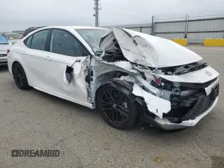 2025 Toyota Camry LE z VIN 4T1DAACK6SU021704, wystawiony jako Copart lot #53556115 z przebiegiem 2 600 mil mil oraz Szkoda całkowita • Salvage title. Historia ofert i sprzedaży dostępna na DreamBid. Obrazek 4.