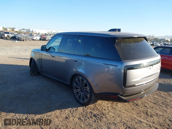 2023 Land Rover Range Rover SE z VIN SALKP9E78PA086430, wystawiony jako IAAI lot #41336935 z przebiegiem 7 831 mil mil oraz . Historia ofert i sprzedaży dostępna na DreamBid. Obrazek 3.