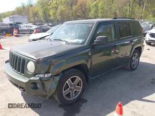 2008 Jeep Patriot Sport with VIN 1J8FF28W98D785130, listed as a IAAI auction lot 42069574 with 180,092 mi miles. Bid and sale history available at carsss.com. Image 2.