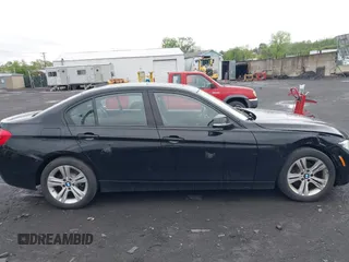 2016 BMW 3 Series 328i xDrive z VIN WBA8E3G5XGNT26311, wystawiony jako IAAI lot #42190192 z przebiegiem 124 516 mil mil oraz . Historia ofert i sprzedaży dostępna na DreamBid. Obrazek 6.