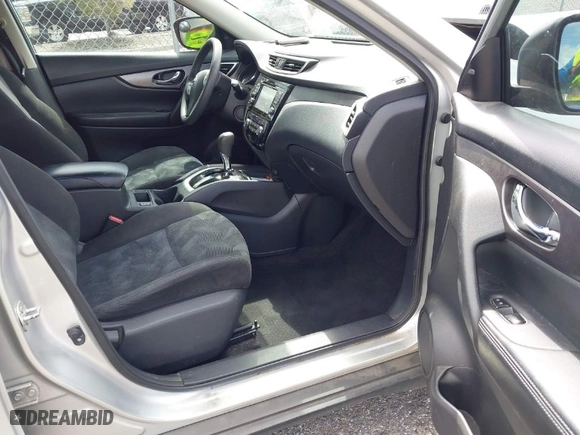 2015 Nissan Rogue SV with VIN KNMAT2MT5FP504510, listed as a IAAI auction lot 41935481 with 136,721 mi miles. Bid and sale history available at carsss.com. Image 5.