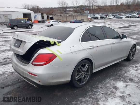 2020 Mercedes-Benz E 350 z VIN W1KZF8DB7LA818006, wystawiony jako IAAI lot #41521192 z przebiegiem 54 558 mil mil oraz . Historia ofert i sprzedaży dostępna na DreamBid. Obrazek 4.
