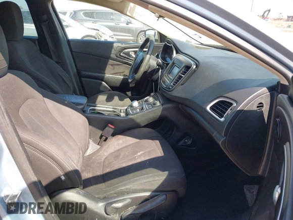 2015 Chrysler 200 Limited с VIN 1C3CCCAB7FN729327, выставлен на аукционе IAAI как лот 41985048 с пробегом 194 667 миль миль и . История ставок и продаж доступна на DreamBid. Изображение 5.