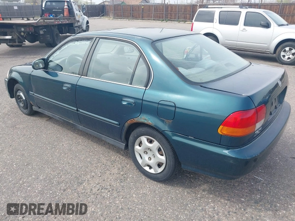 1998 Honda Civic EX z VIN 1HGEJ8640WL018230, wystawiony jako IAAI lot #41914209 z przebiegiem 213 939 mil mil oraz . Historia ofert i sprzedaży dostępna na DreamBid. Obrazek 3.