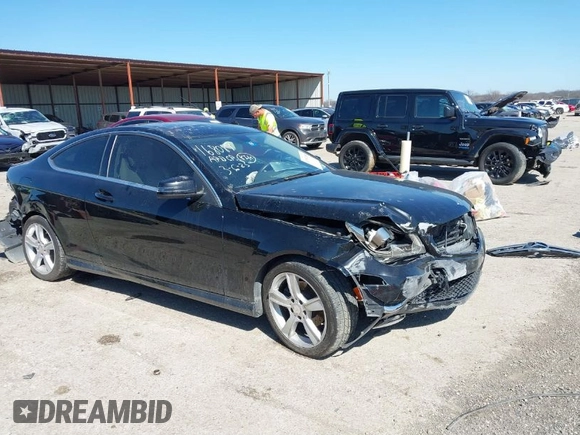 2013 Mercedes-Benz C 250 z VIN WDDGJ4HB6DG104780, wystawiony jako IAAI lot #41761180 z przebiegiem 89 249 mil mil oraz . Historia ofert i sprzedaży dostępna na DreamBid. Obrazek 1.