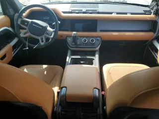 2023 Land Rover Defender S z VIN SALEJ7EX2P2158154, wystawiony jako Copart lot #54381855 z przebiegiem 13 045 mil mil oraz Szkoda całkowita • Salvage title. Historia ofert i sprzedaży dostępna na DreamBid. Obrazek 8.