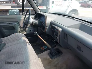 1990 Ford F-150 с VIN 1FTDF15Y0LLB15639, выставлен на аукционе IAAI как лот 42384573 с пробегом 94 885 миль миль и . История ставок и продаж доступна на DreamBid. Изображение 5.