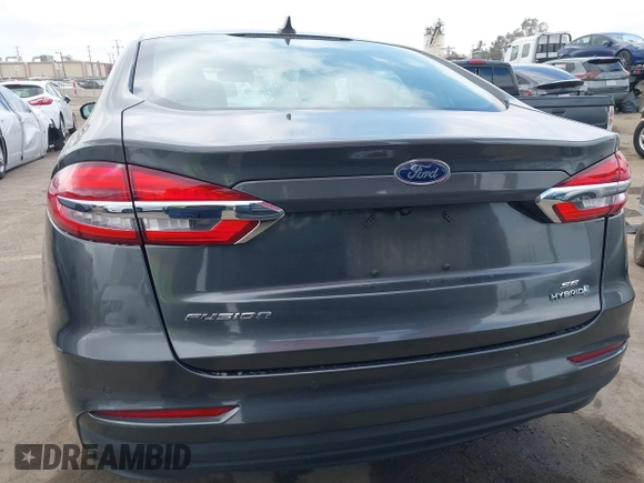 2019 Ford Fusion SE with VIN 3FA6P0LUXKR174476, listed as a IAAI auction lot 42110902 with 33,260 mi miles and . Bid and sale history available at DreamBid. Image 16.