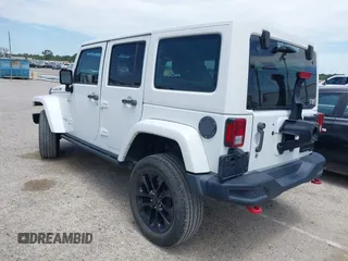 2015 Jeep Wrangler Unlimited Rubicon z VIN 1C4BJWFG1FL544883, wystawiony jako IAAI lot #42838891 z przebiegiem 87 801 mil mil oraz . Historia ofert i sprzedaży dostępna na DreamBid. Obrazek 3.