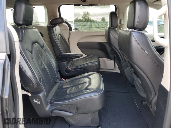 2020 Chrysler Pacifica Limited with VIN 2C4RC1GG5LR276370, listed as a Copart auction lot 61098805 with 150,700 mi miles and Salvage title. Bid and sale history available at DreamBid. Image 11.