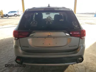 2018 Mitsubishi Outlander ES z VIN JA4AZ3A36JZ042328, wystawiony jako Copart lot #85902994 z przebiegiem 129 936 mil mil oraz Szkoda całkowita • Salvage title. Historia ofert i sprzedaży dostępna na DreamBid. Obrazek 6.