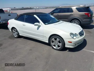 2005 Mercedes-Benz CLK 320 z VIN WDBTK65JX5F162345, wystawiony jako IAAI lot #42467500 z przebiegiem 137 414 mil mil oraz . Historia ofert i sprzedaży dostępna na DreamBid. Obrazek 1.